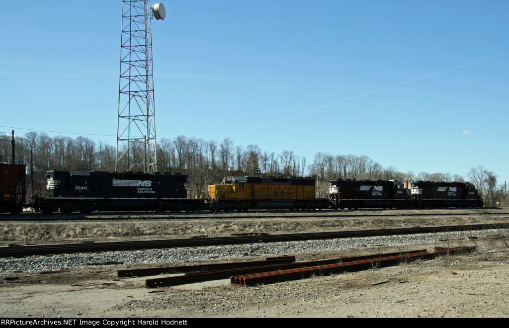 NS 5562 leads 3 other EMD's and train P31 out of the yard